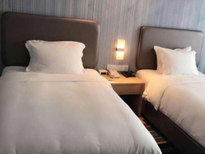 Holiday Inn Express Chengdu Tianhe Exteriör bild