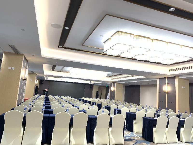 Holiday Inn Express Chengdu Tianhe Exteriör bild